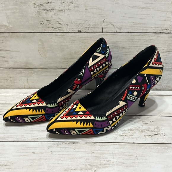 Fabric multi-colored wild print pump - Picture 2 of 8